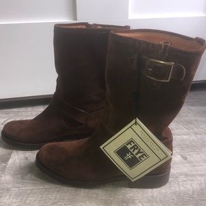 NWT FRYE mid calf boots brown suede size 6 M